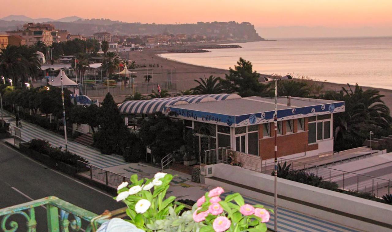 House By The Sea Apartment Albissola Marina Exterior photo